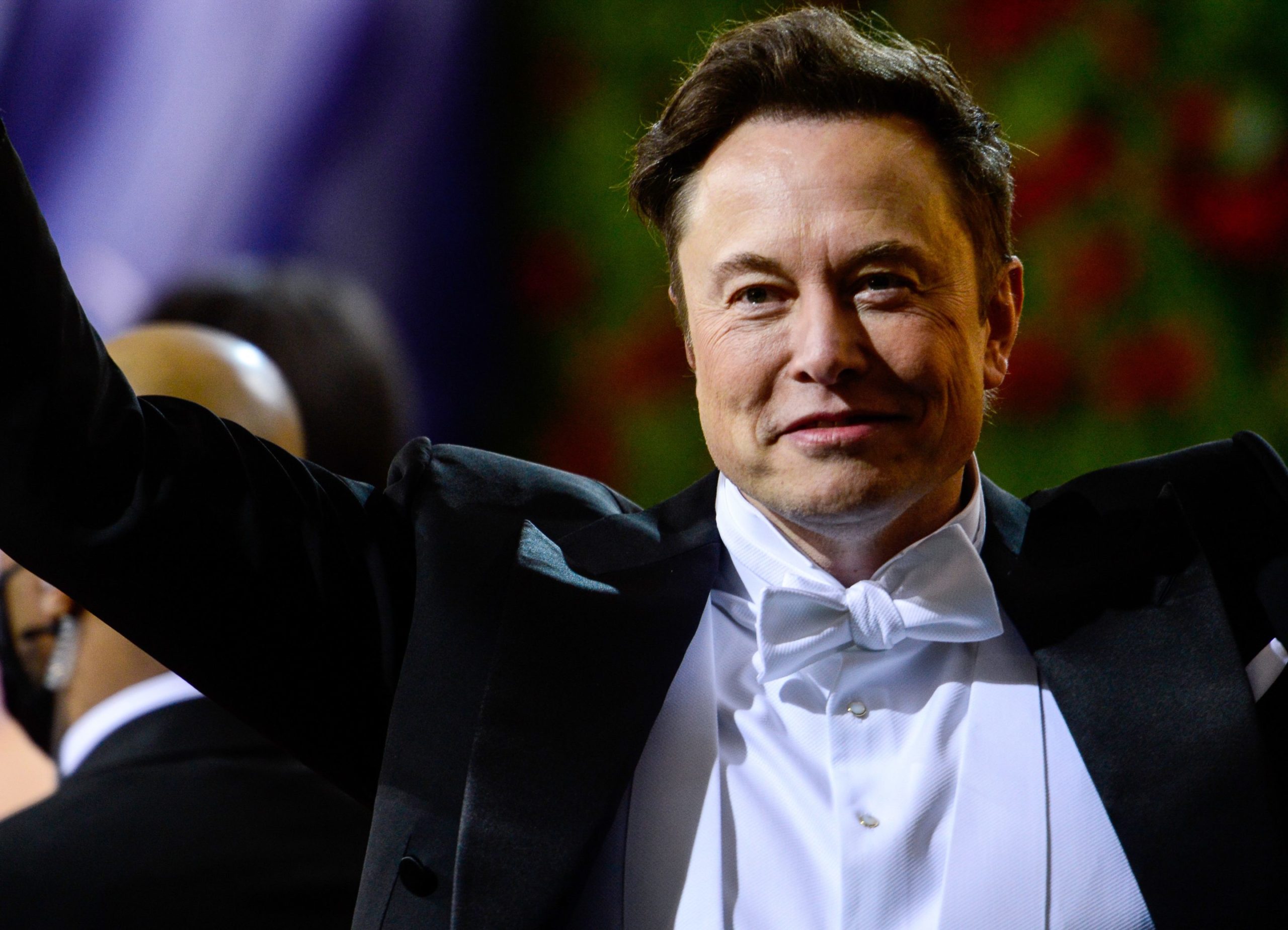 Elon Musk sold $6.9B in Tesla stock in case he's forced to buy Twitter